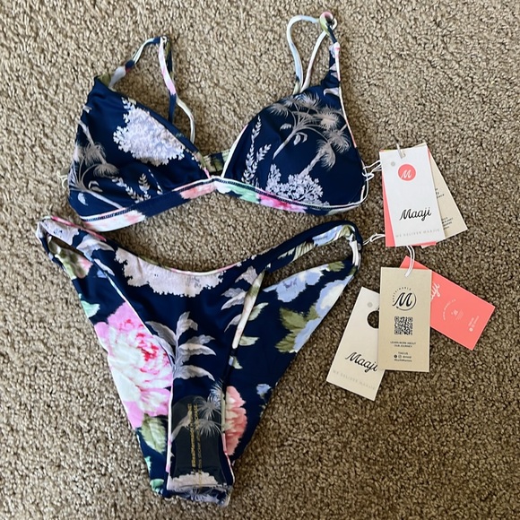 Maaji Reversible Blue Floral Triangle Bikini, NWT - Picture 2 of 7